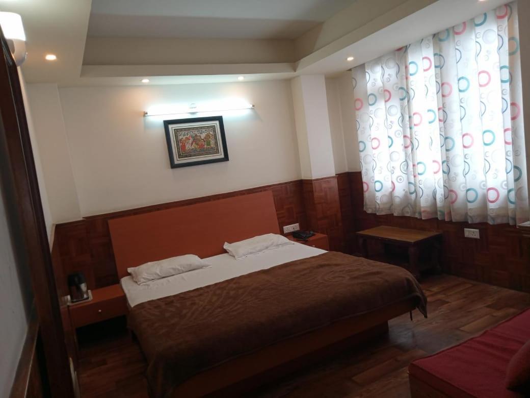 Bon Hotel Crystal Palace Gangtok Bagian luar foto