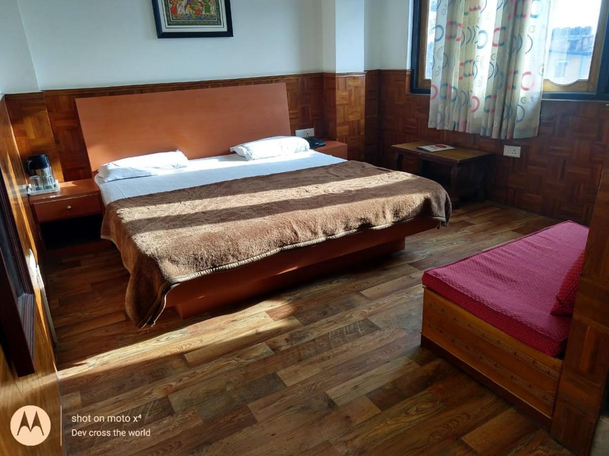 Bon Hotel Crystal Palace Gangtok Bagian luar foto